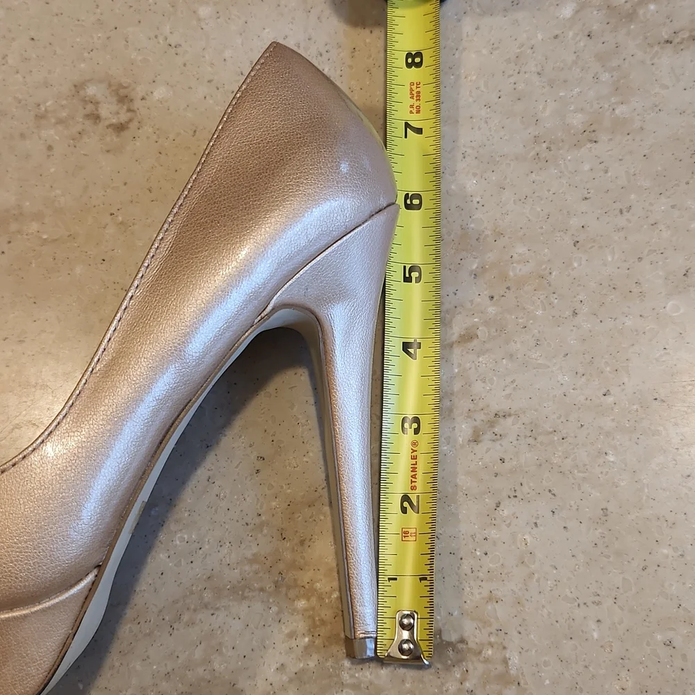 2010s Penny Loves Kenny size 8.5 gold/champagne platform heels - Picture 6 of 11